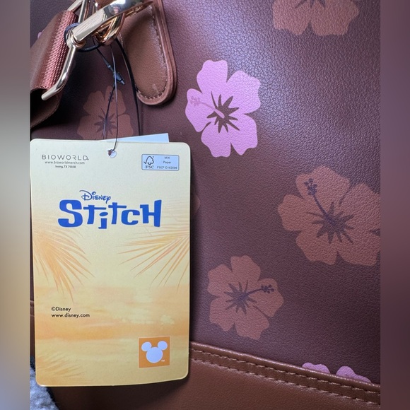 Disney “Stitch” Bioworld NWT 20” Rolling Duffle Bag Luggage Brown Lilo & Stitch - Picture 8 of 11